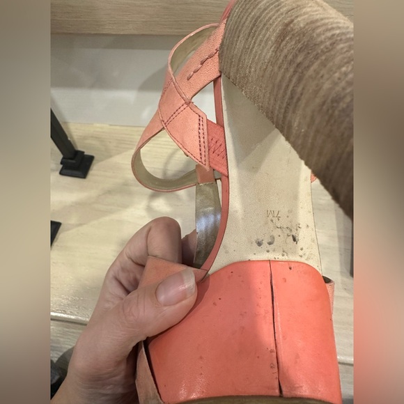 GUESS Heels (Size: 7) - Picture 6 of 6